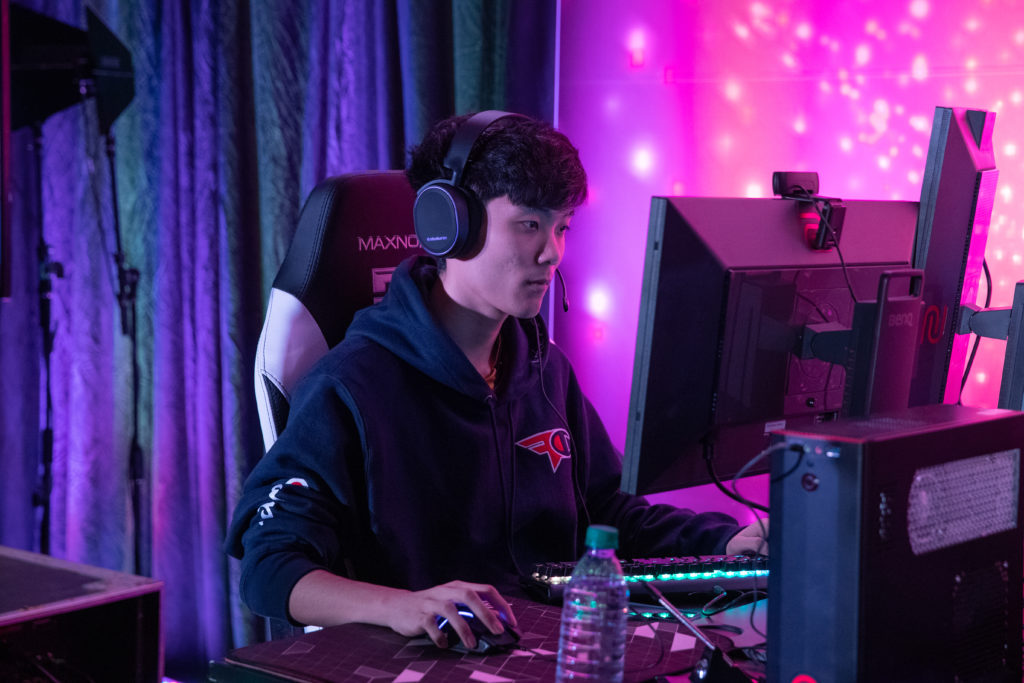 FaZe Clan pro gamer Tennp0 livestreams from Texas A&M [Power] House during SXSW.