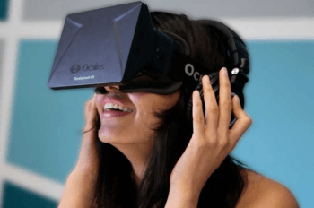 woman using virtual reality