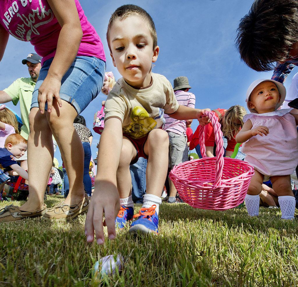the egg hunt at Bush Library