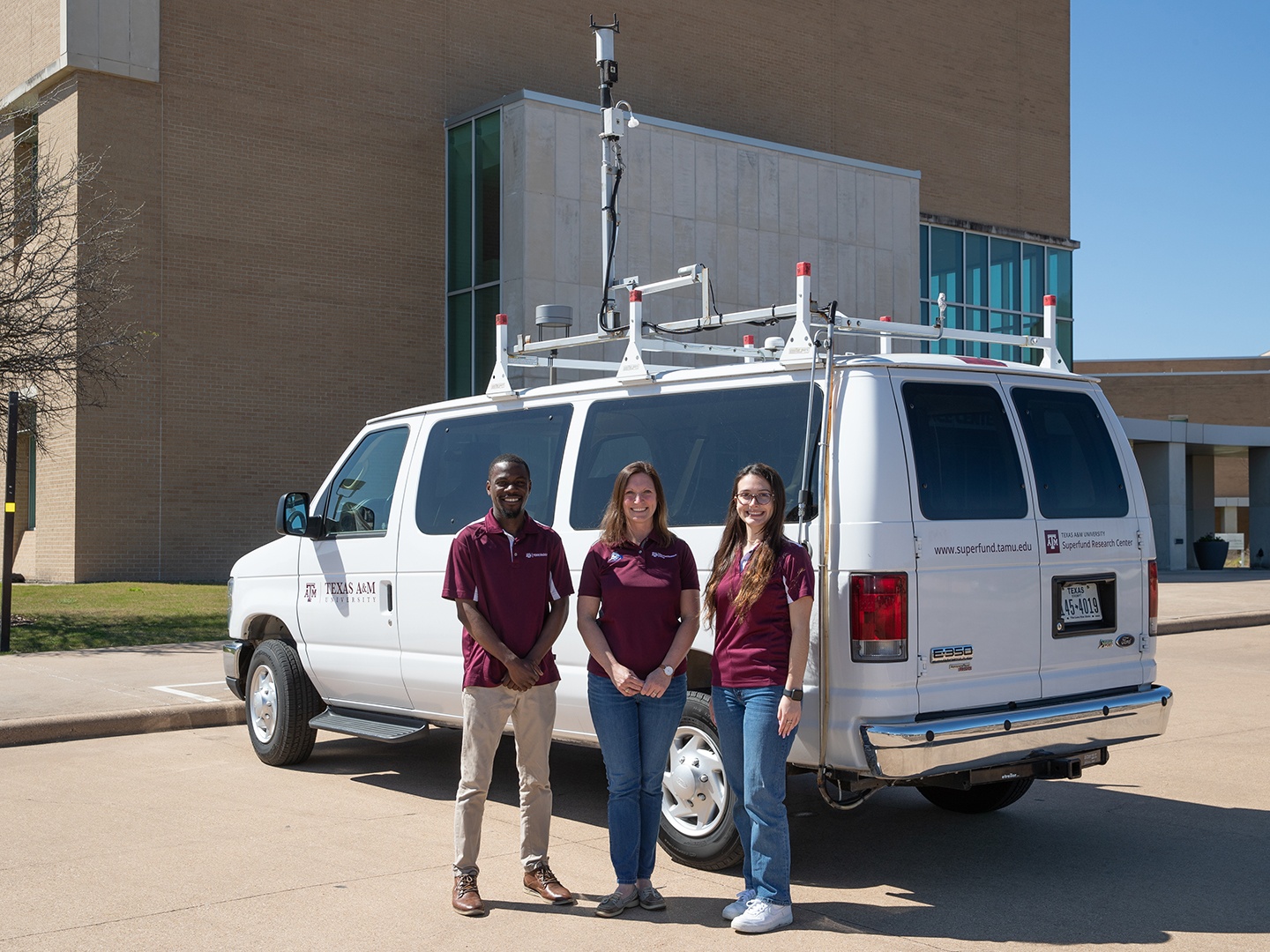 (l-r) Toriq Mustapha, Natalie Johnson and Mariana Saitas, who will use mRAPiD to inform communities about airborne chemical pollutants.