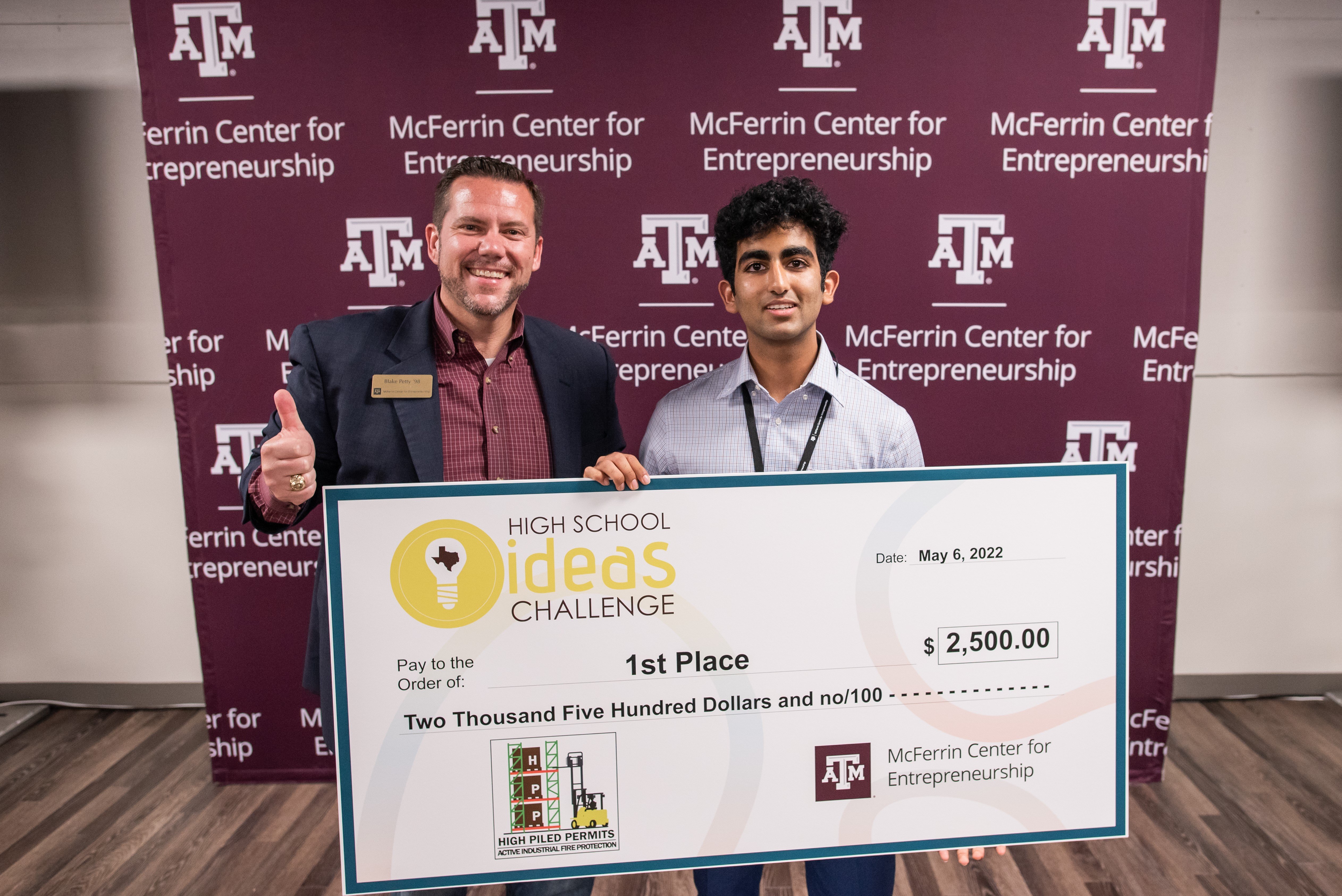 Photo of winner of 2022 McFerrin Center High School Ideas Challenge