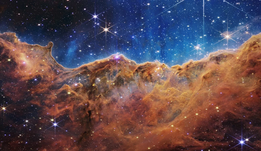 telescope image of the Carina Nebula