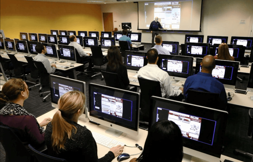 a computer lab on campus