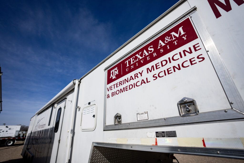 A photo of the Veterinary Emergency Team trailer.
