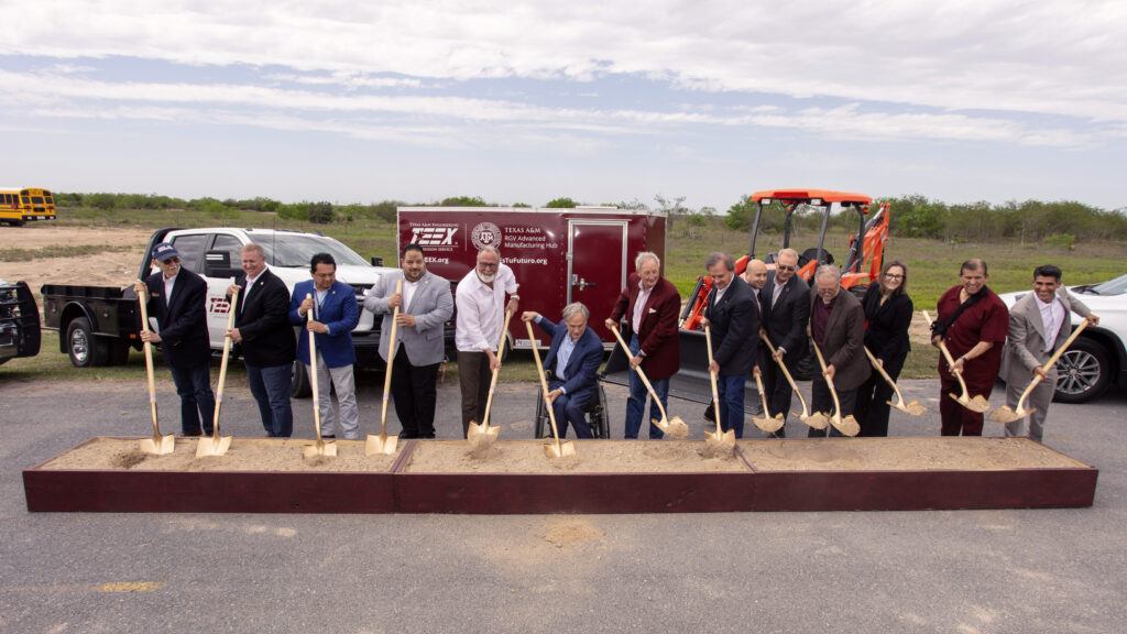 Gov. Greg Abbott, Chancellor John Sharp and other officials using ceremonial shovels during the groundbreaking ceremony