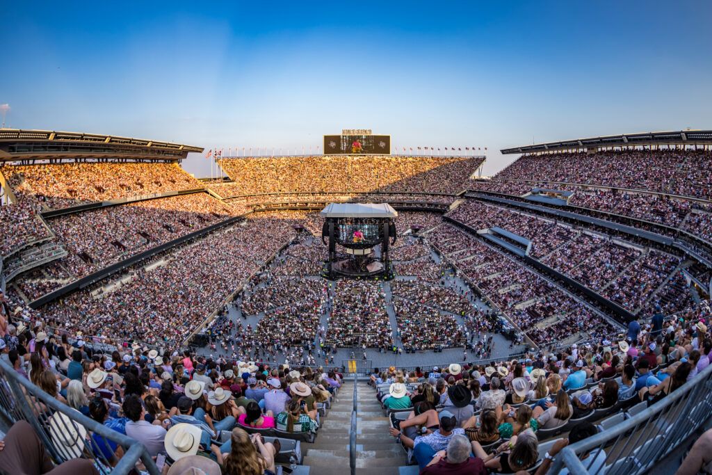 A photo of the crowd a Kyle Field during a George Strait concert.