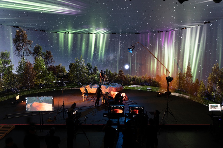 A photo of a virtual production stage.