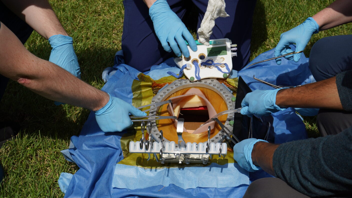 WildOR Kit Image, with the surgical site and tools deployed