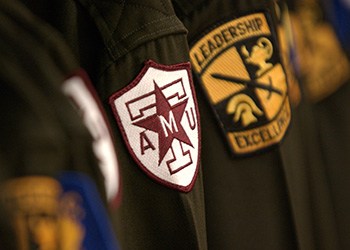 Corps-arm-patches