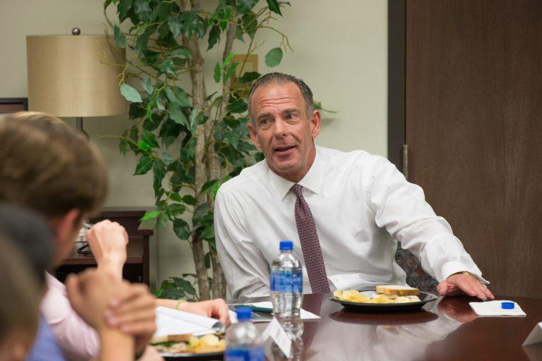 Alan Mitchell ’85 recently visited with Mays Business Honors students as part of the Mays 2017 Transformational Leader Speaker Series