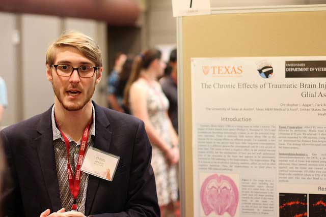 Chris Apgar presents at LAUNCH: Undergraduate Research first-ever Undergraduate Research Scholars Symposium
