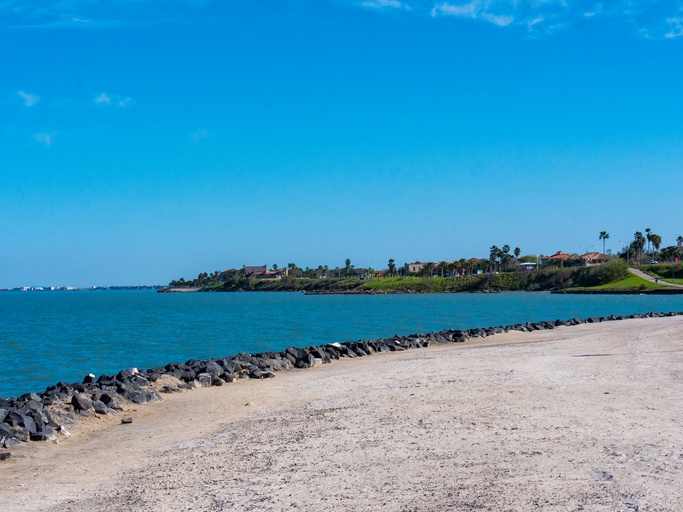 Scenic park with view of Corpus Christi Bay. (Getty Images)